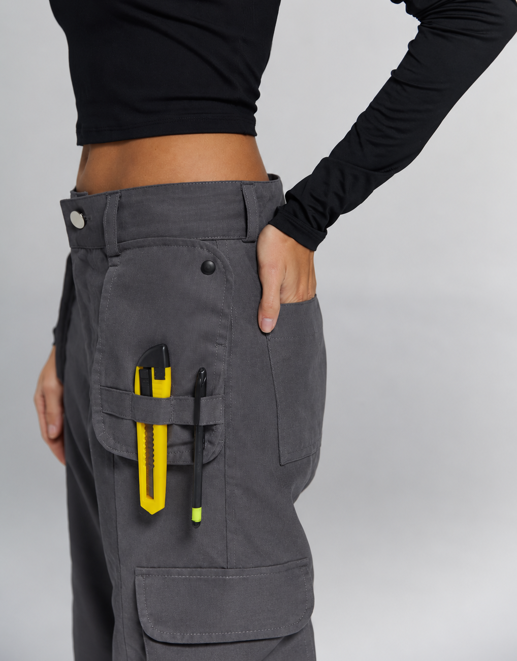 Calça Flare Utilitária Cinza