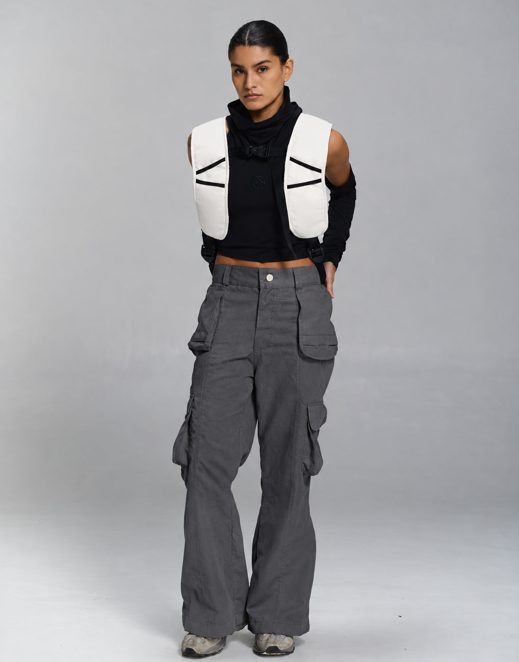 Calça Flare Utilitária Cinza