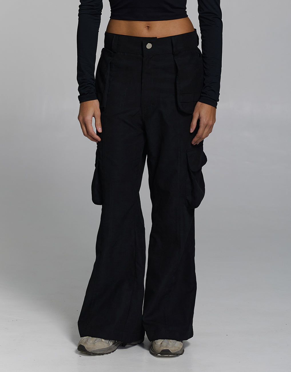 Calça Flare Utilitária Preta