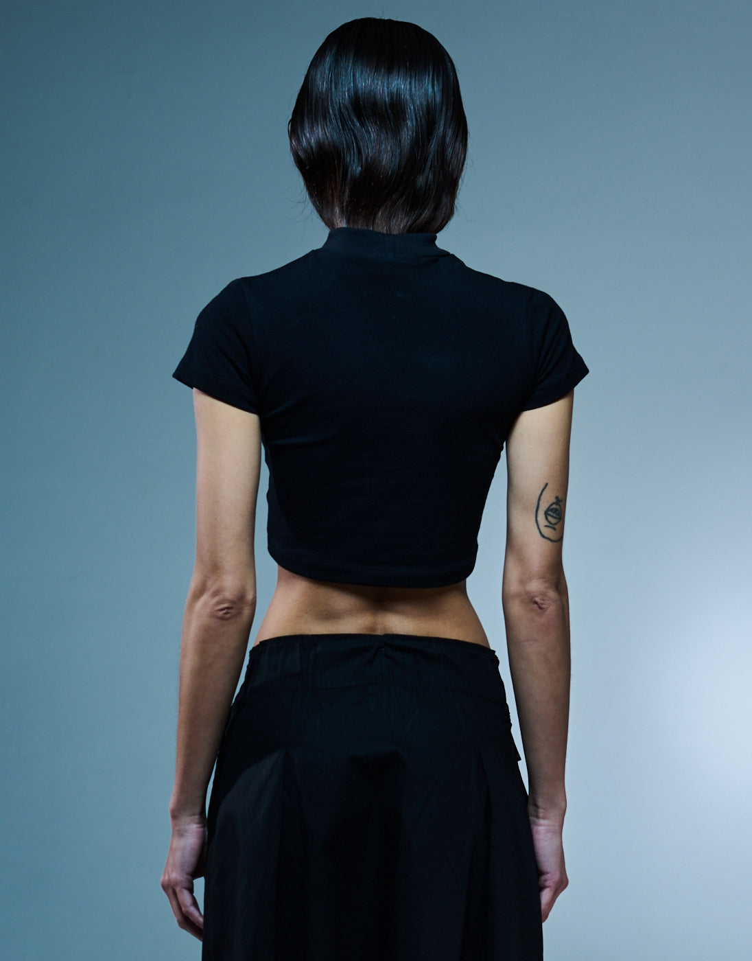Camiseta Gola Alta Feminina Preta