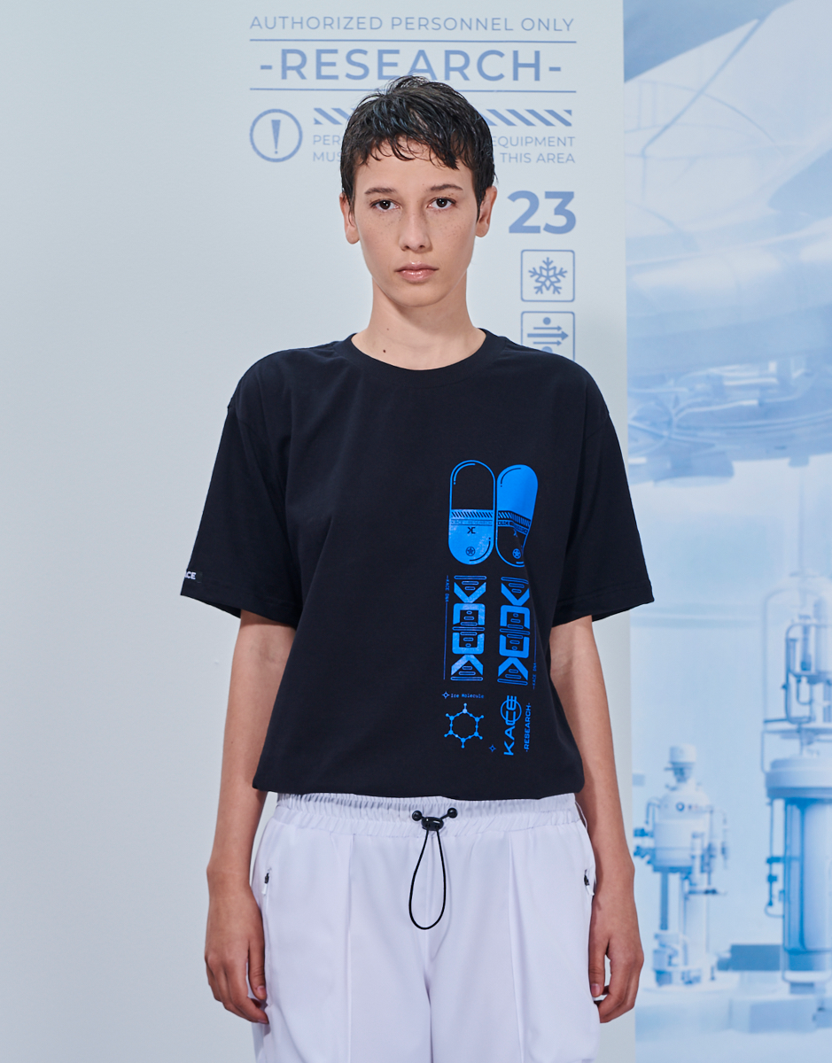 Camiseta DNA Preta Kace Frente Feminina