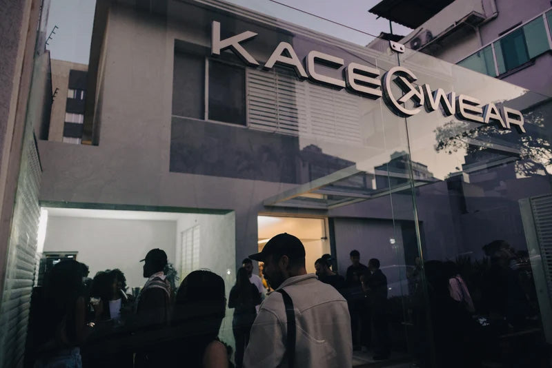 Fachada da Flagship Kace Wear - Loja de Streetwear com tecnologia e design inteligente
