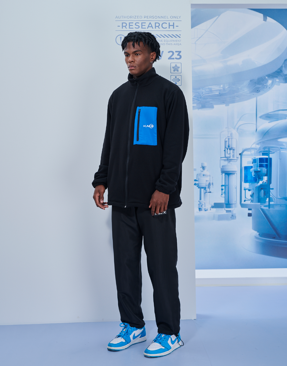 Jaqueta Gola Alta Thermo Fleece Preta Research Kace Lateral Masculina