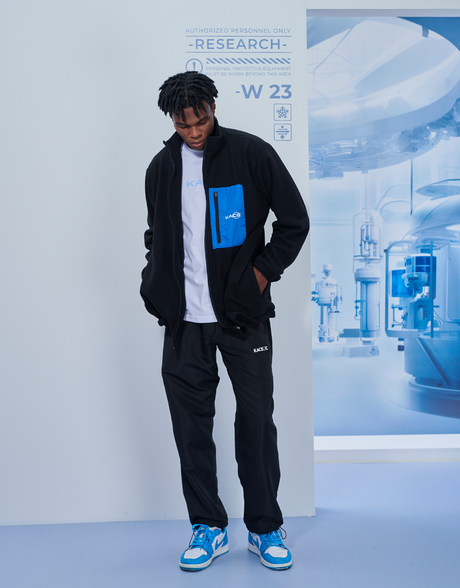 Jaqueta Gola Alta Thermo Fleece Preta Research Kace Look 1 Masculina
