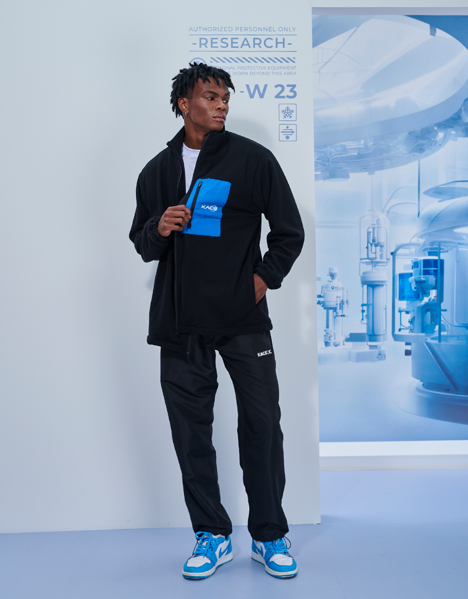 Jaqueta Gola Alta Thermo Fleece Preta Research Kace Look 2 Masculina