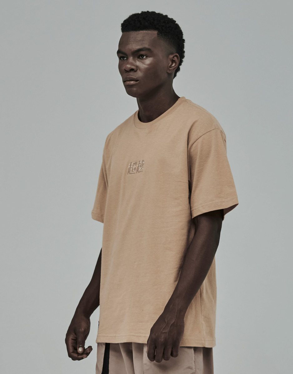 Camiseta Bege Kace x Pitayaq Techwear Masculina Lateral