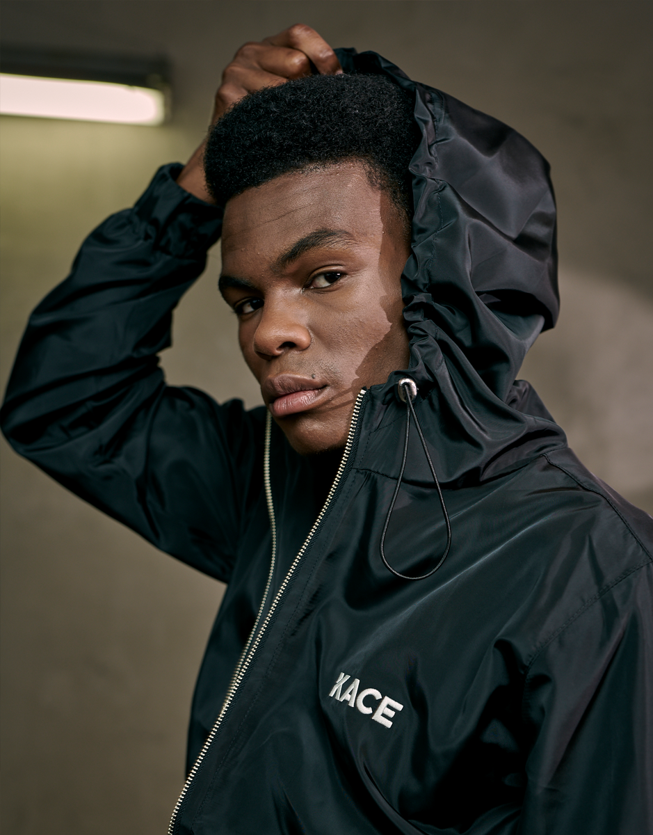 Sobretudo Tech Funcional Preto Logo Kace KACE